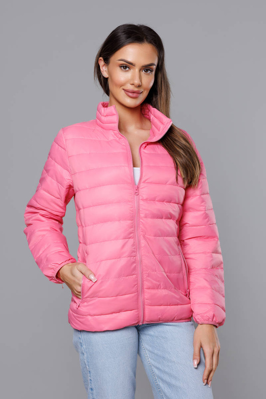 Różowa urocza kurtka pikowana ze stójką