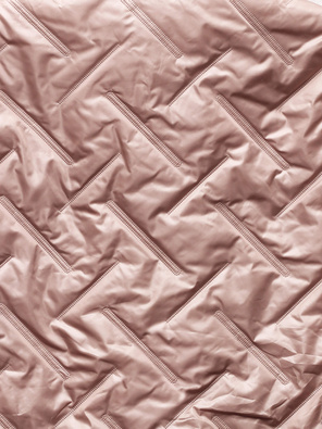 Perłowy róż genialna lekka przejściowa kurteczka ze stójką