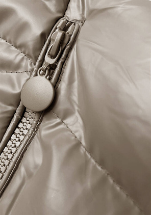 Beżowa kurtka zimowa pikowana z kapturem