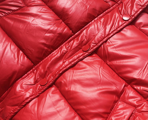 Czerwona krótka damska pikowana kurtka zimowa