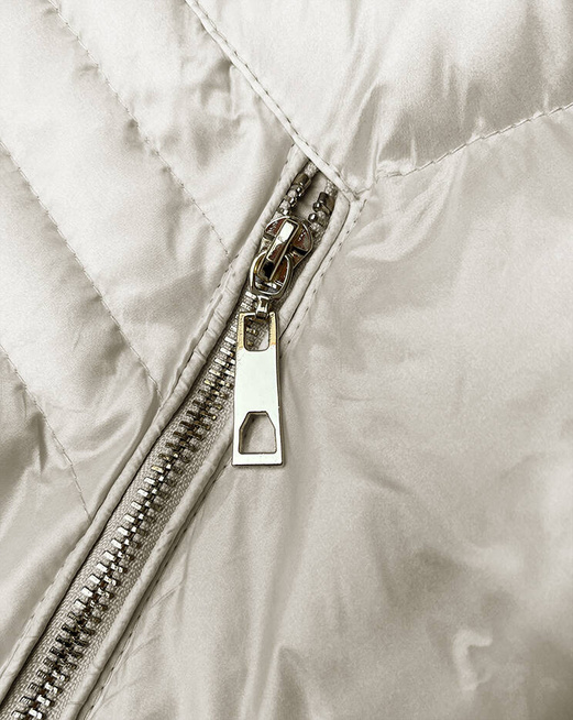 Biała ecru przejściowa kurtka lekko ocieplana z kapturem