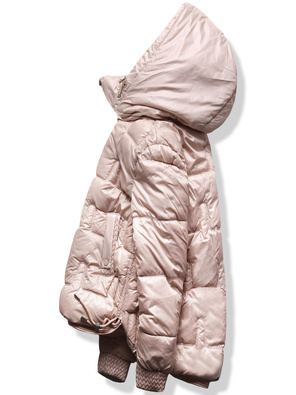 Perłowo różowa damska unikalnie pikowana kurtka ze ściagaczami