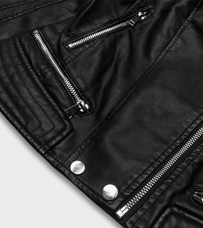 Czarna kurtka ekoskóra ramoneska zapinana na skos z klapami i ozdobnymi przeszyciami