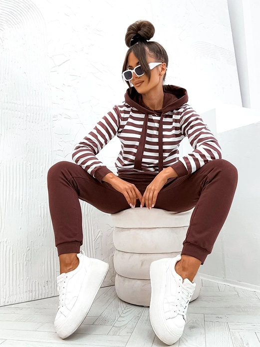 Czekoladowy kapitalny dres damski w pasy