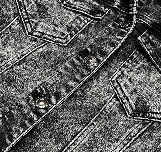 Krótka damska kurtka jeansowa czarna (pop5989-k)