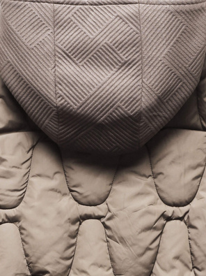 Beżowa zimowa kurtka damska ze ślicznym kapturem netmoda