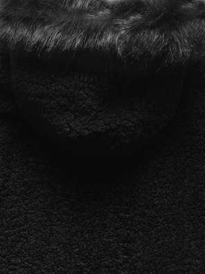 Czarna zimowa kurteczka z kapturem baranek