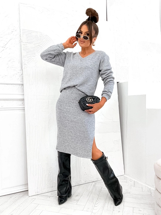 Szary dzianinowy komplet damski bluzka i spódnica