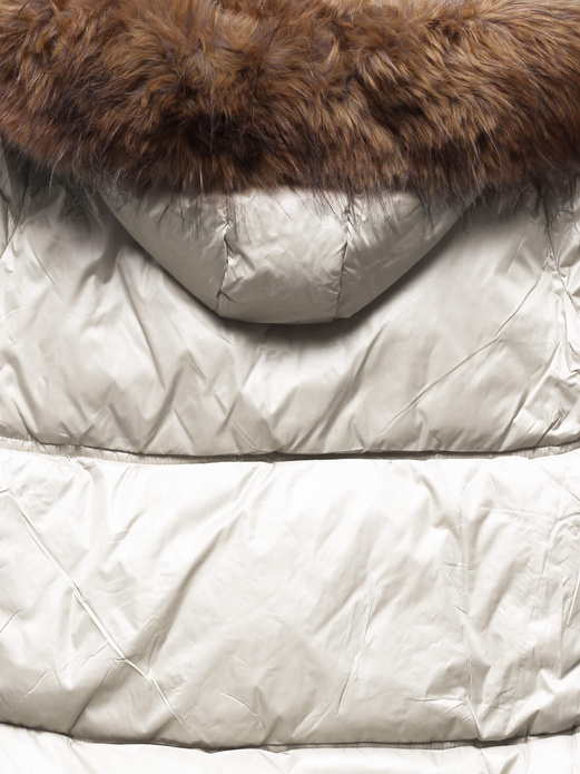 Ecru damska kurtka bombka z kapturem i futerkiem