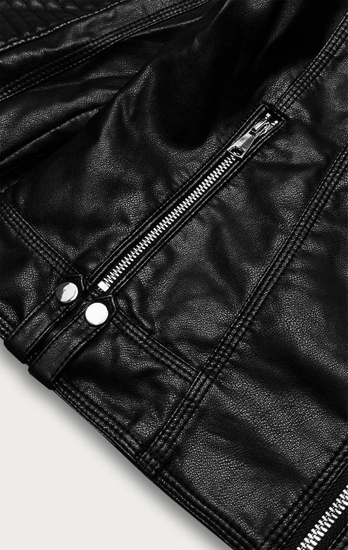 Czarna kurtka ekoskóra ramoneska zapinana na skos z klapami i suwakami