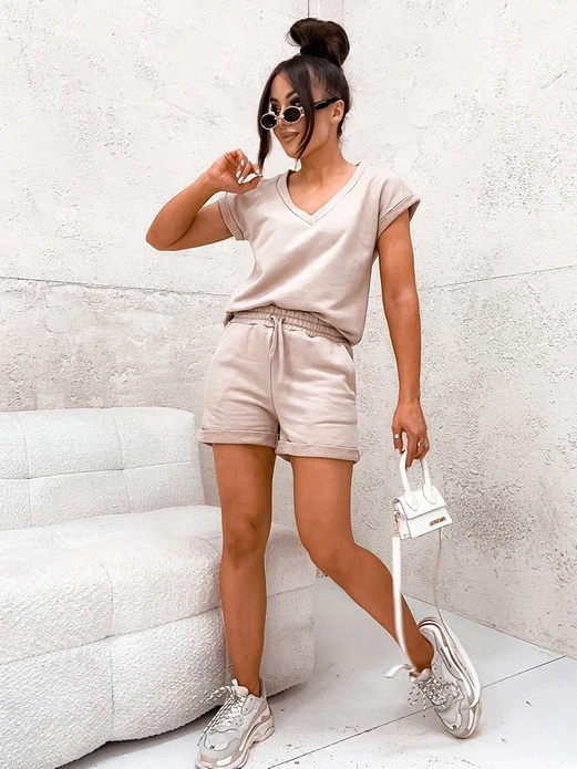 Beżowy fenomenalny bawełniany letni komplet bluzka i spodenki