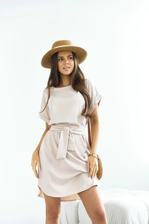 Beżowa lekka stylowa sukienka damska z paskiem