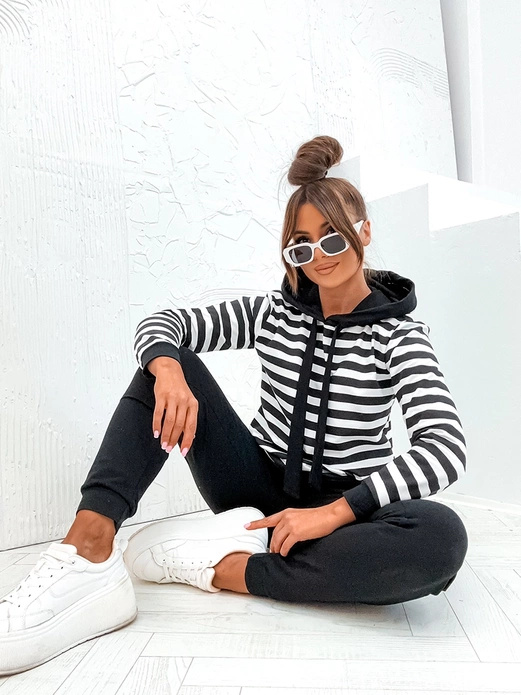 Czarny kapitalny dres damski w pasy