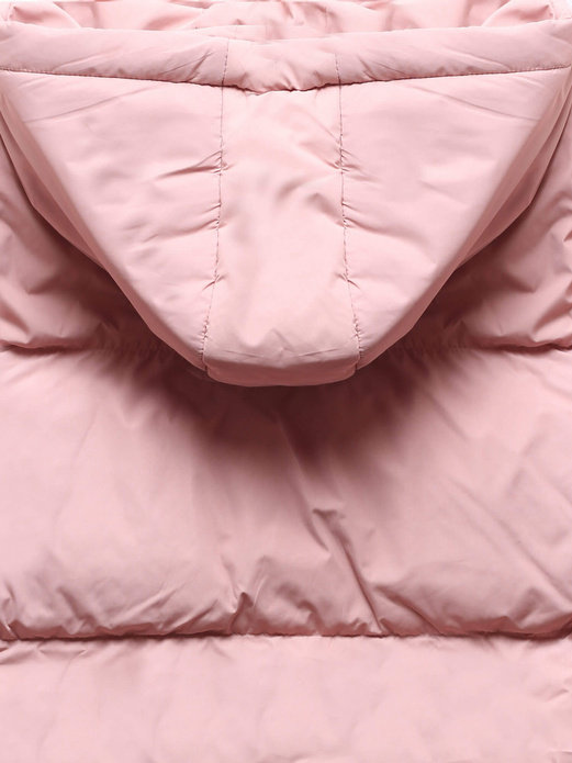 Pudrowa zimowa krótka pikowana kurtka z kapturem