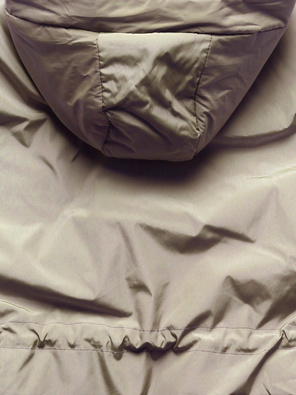 Karmelowa zimowa ciepła kurtka damska na futrze z kapturem