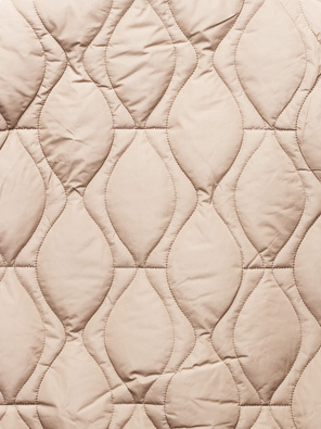 Beżowy damski luźny pikowany płaszcz