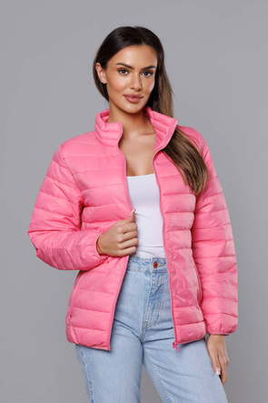 Różowa urocza kurtka pikowana ze stójką