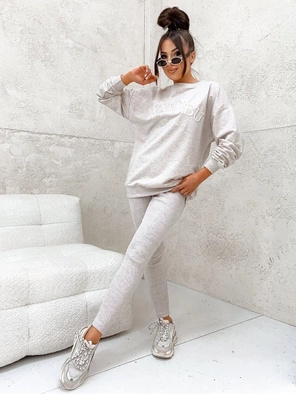 Szary genialny komplet sportowy z prążkowanymi legginsami