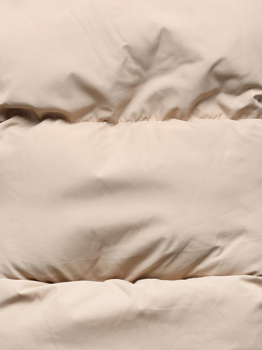 Beżowy puchowy ciepły bezrękawnik na suwak ze stójką kamizelka