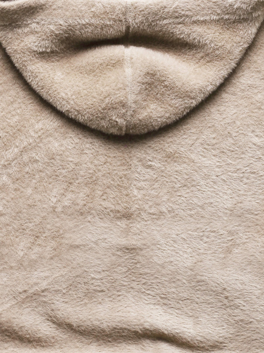 Beżowa genialna damska narzutka alpaka z kapturem