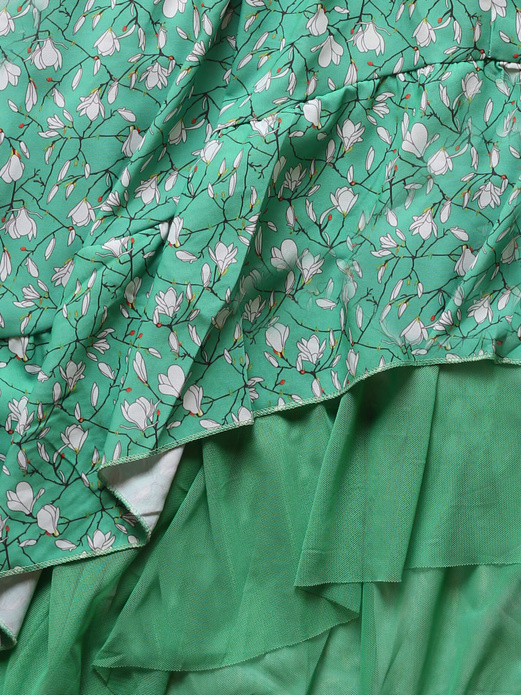 Zielona asymetryczna sukienka z falbankami z motywem kwiatowym