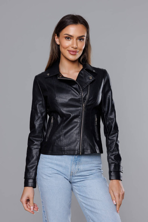 Czarna kurtka gładka ekoskóra ramoneska zapinana na skos z klapami prosty krój