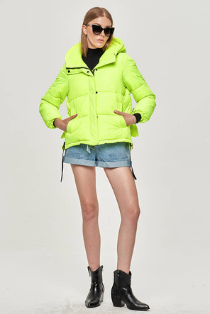 Neonowo zielona krótka sportowa zimowa kurtka damska z kapturem