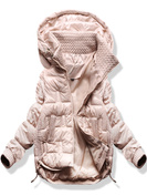 Perłowo różowa damska unikalnie pikowana kurtka ze ściagaczami