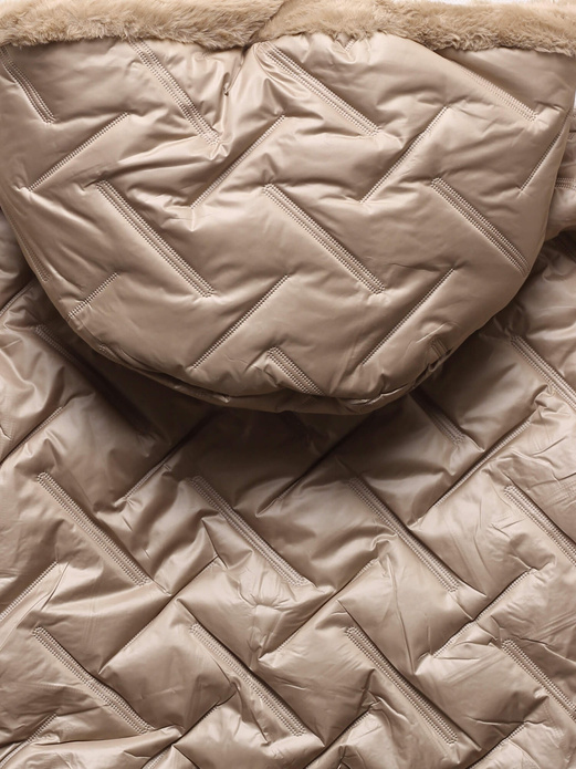 Beżowa damska kurtka z kapturem i futerkiem w środku