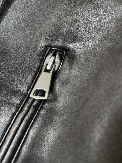 Czarna kapitalna skórzana bomberka