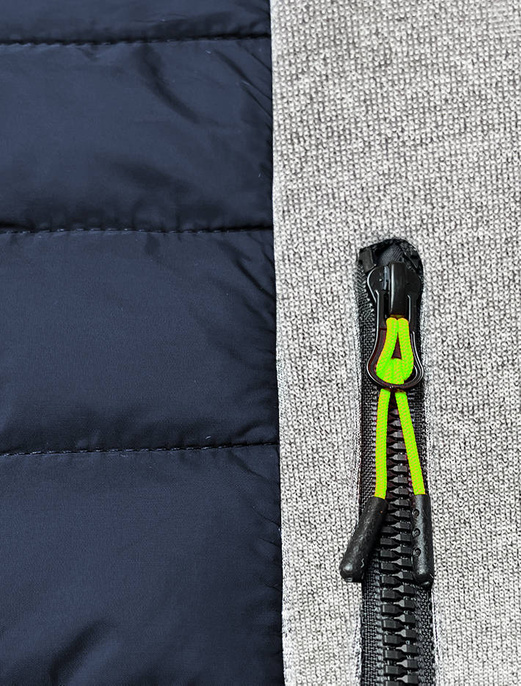 Granatowa sportowa pikowana kurtka z łączonych materiałów z kapturem