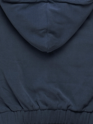 Granatowy prążkowany dres komplet z kapturem