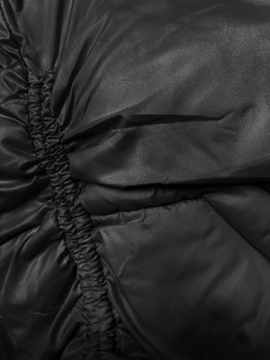 Czarna damska krótka kurtka z motywem w kratę