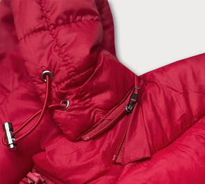 Czerwona modna kurtka pikowana z kapturem