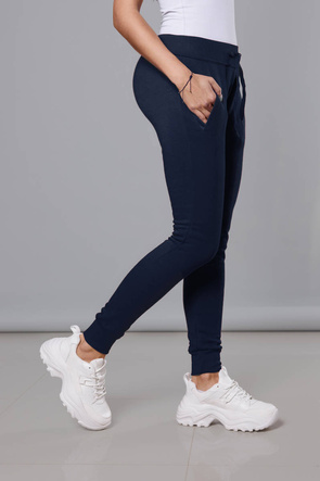 Ciemnogranatowe damskie dresowe spodnie casualowe z kieszeniami i ściągaczem