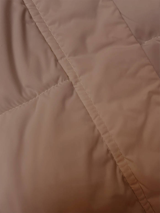 Ciemnobeżowa zimowa krótka puchowa kurteczka