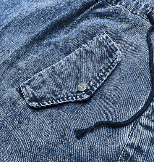 Długa kurtka jeansowa z kapturem niebieska (pop5971-lk)