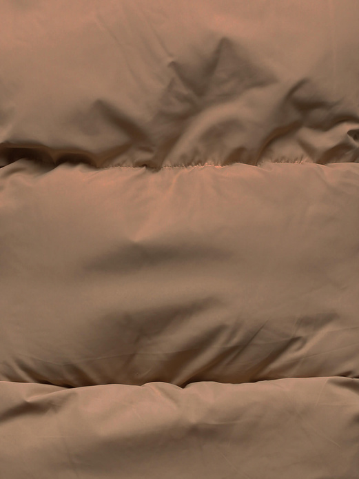 Brązowy puchowy ciepły bezrękawnik na suwak ze stójką kamizelka