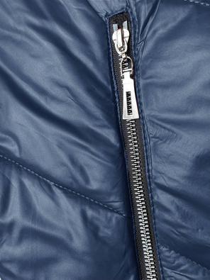 Niebieska pikowana kurtka z kwiecistym kapturem PLUS SIZE