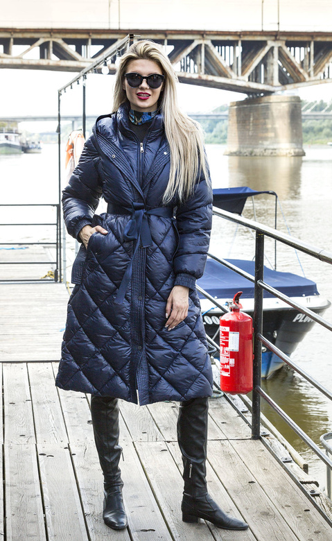 Granatowa długa pikowana puchowa kurtka płaszczyk z kapturem