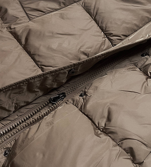 Beżowa zimowa kurtka płaszczyk pikowana